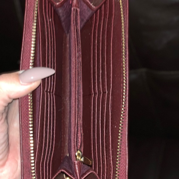 Plum/burgundy purse and matching wallet - Picture 4 of 4